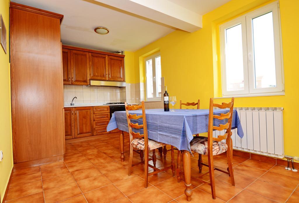 Apartments Sol Солине Екстериор снимка