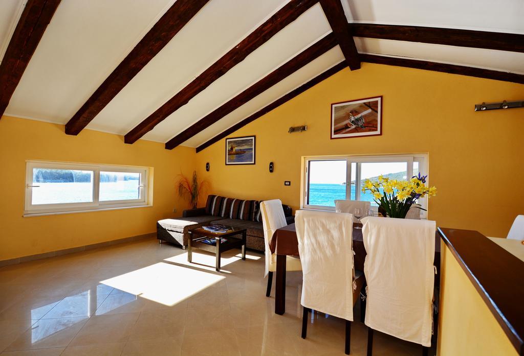 Apartments Sol Солине Екстериор снимка