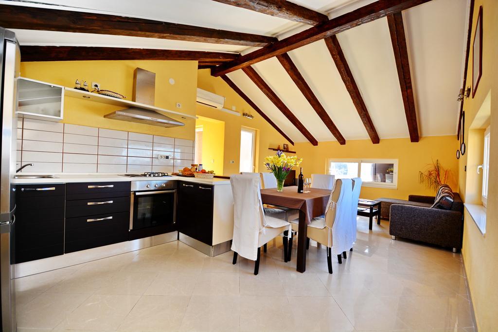 Apartments Sol Солине Екстериор снимка