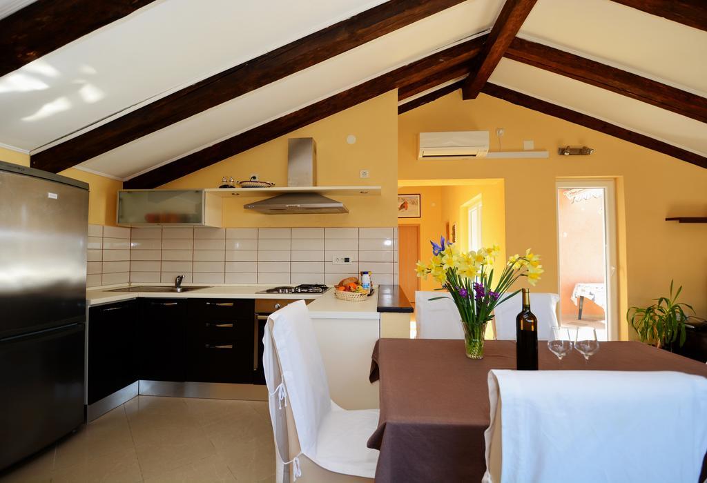 Apartments Sol Солине Екстериор снимка