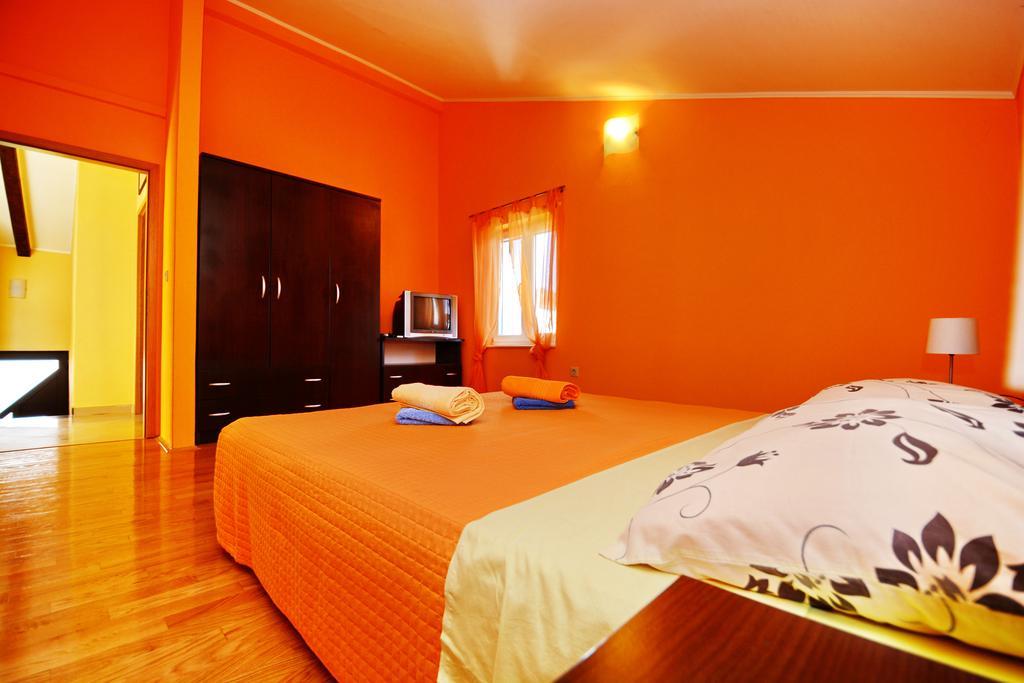 Apartments Sol Солине Екстериор снимка